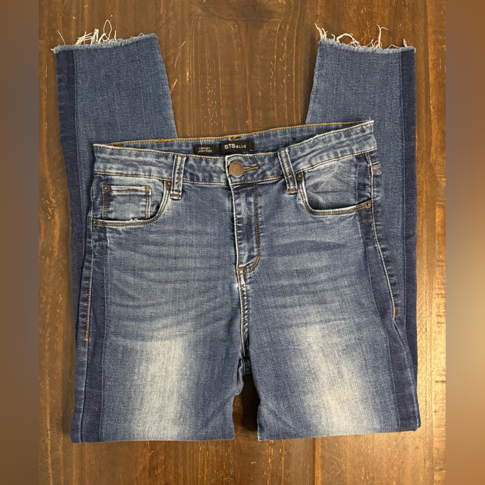 STS Blue Light Fade High Rise Blue Ankle Jeans with Stretch Size 29